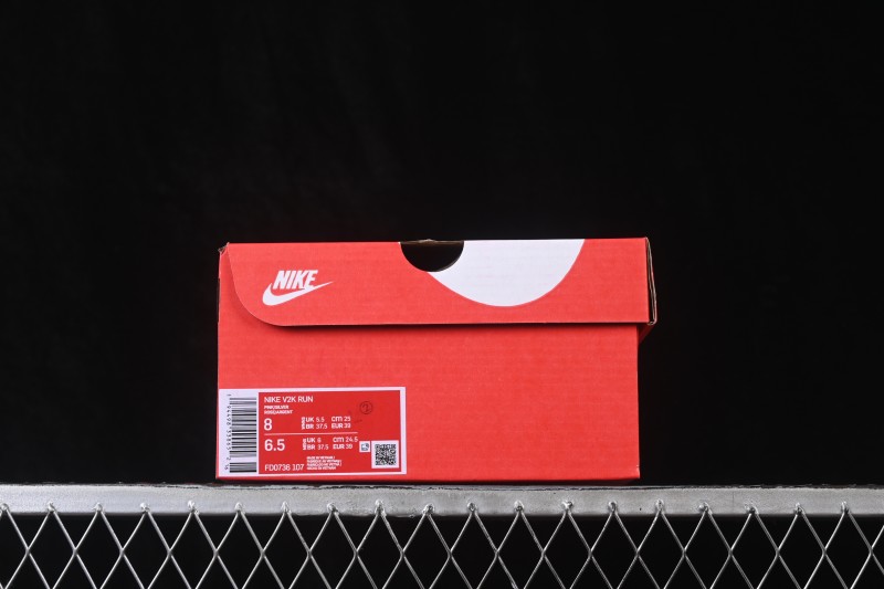 Nike V2K Run Retro Low-Top Running Shoes with Cushioning and Anti-Slip - FD0736-107