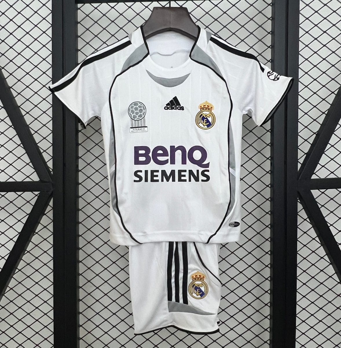 Retro 06/07 Kids Real Madrid Home Size 16-28 Jersey