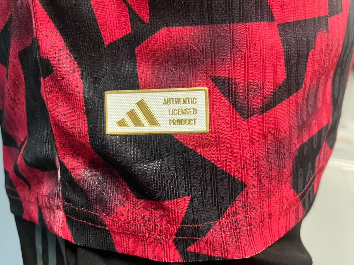 Player Version 26/27 Liverpool Red & Black Geometric Pattern Pre-Match Training Jersey